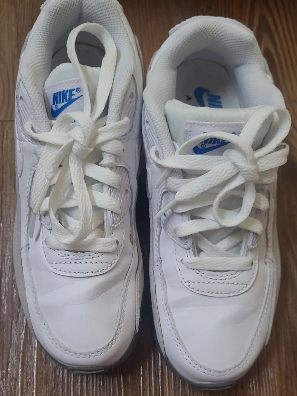 Nike Kids White and Blue Low-Top Sneakers‎